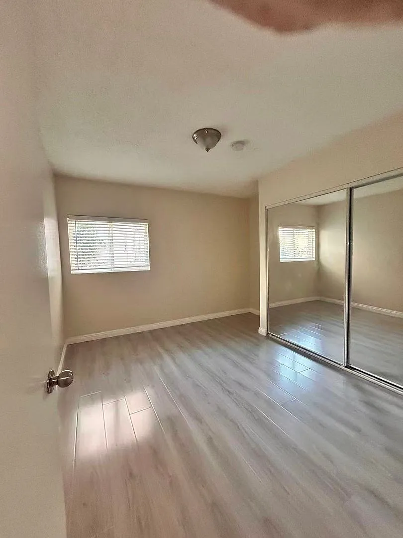 Greenview Properties 7642 Vineland — Photo 4
