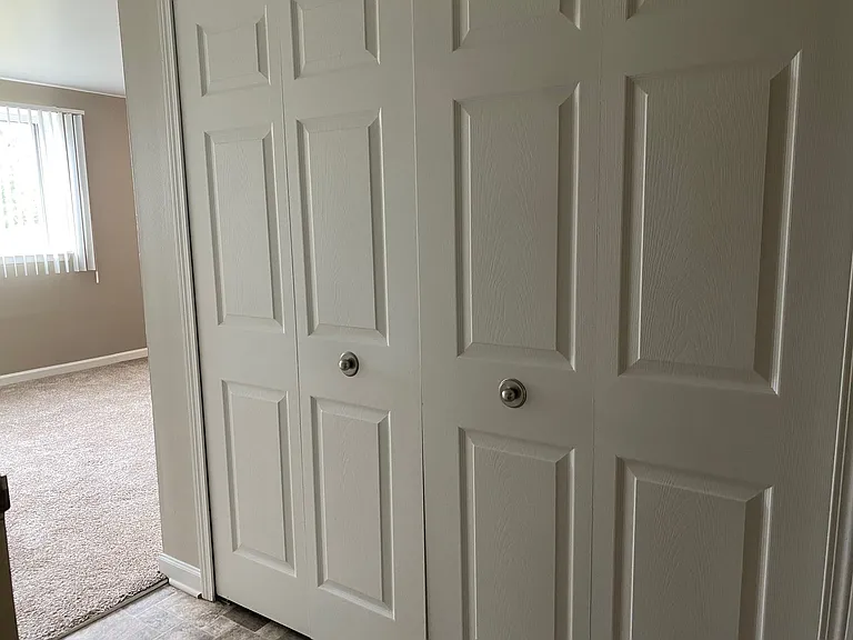 Marianne Manor Apartments — Photo 40