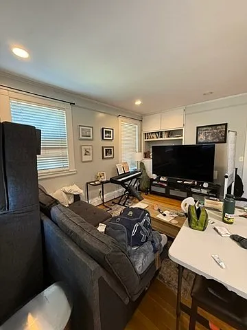 31 Auburn St #1R — Photo 12