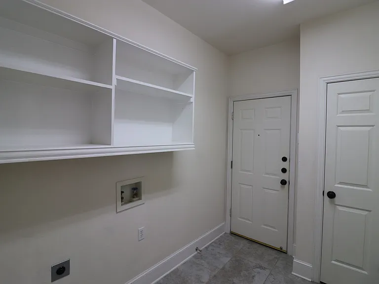 4041 Brazos Dr — Photo 11