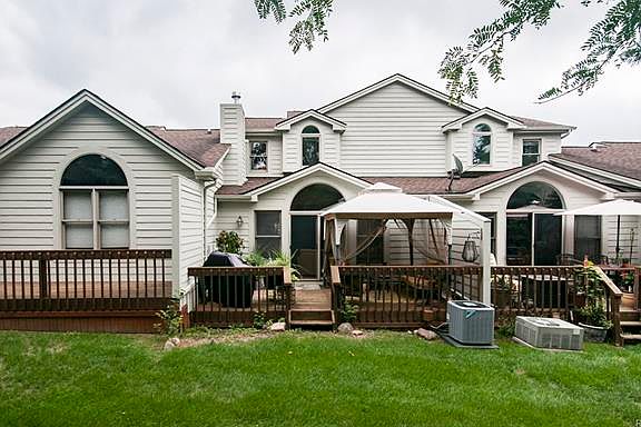 3rd image of 631 Woodside Dr #1