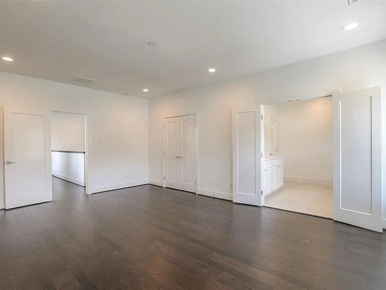 7714 Jacquelyn Oaks Rd — Photo 11