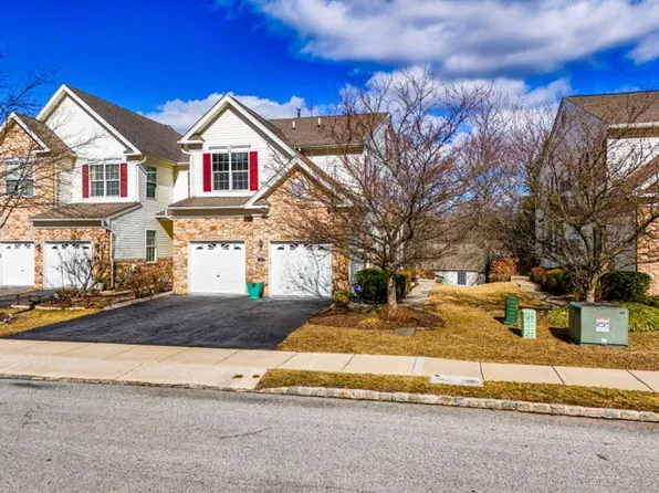 137 Fringetree Dr, West Chester, PA 19380