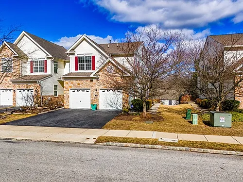 137 Fringetree Dr Photo 1