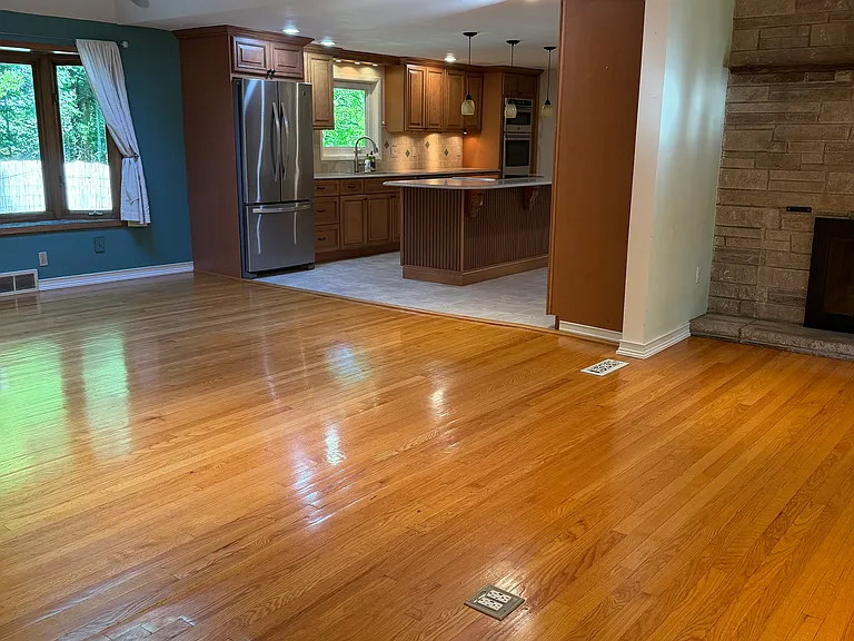 54 Tree Top Ln — Photo 13