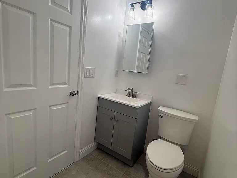 1515 E Rowland Ave — Photo 13