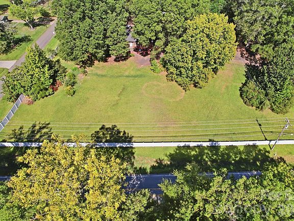 4th image of 8911 Mount Holly Huntersville Rd