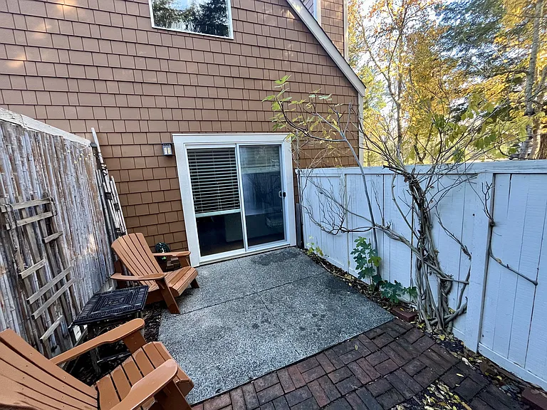 2744 Lakeview Dr — Photo 23