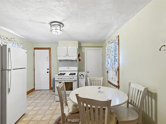5th image of 59 Woodville St