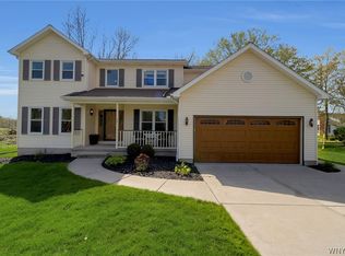 49 Ruby Ln, East Amherst, NY 14051