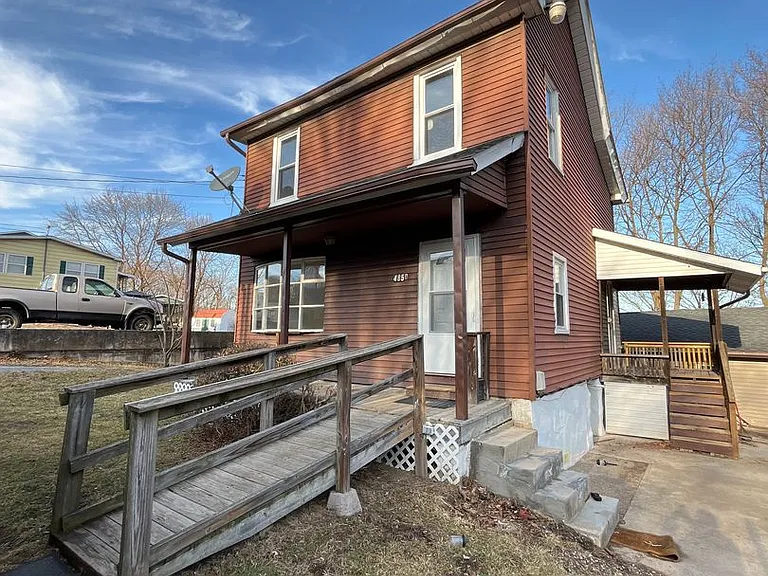 485 S Walnut St — Photo 1