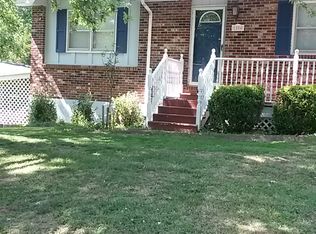 1004 Cedar Ln, Dexter, MO 63841