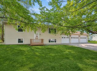 106 Hedman Ln, Monticello, MN 55362