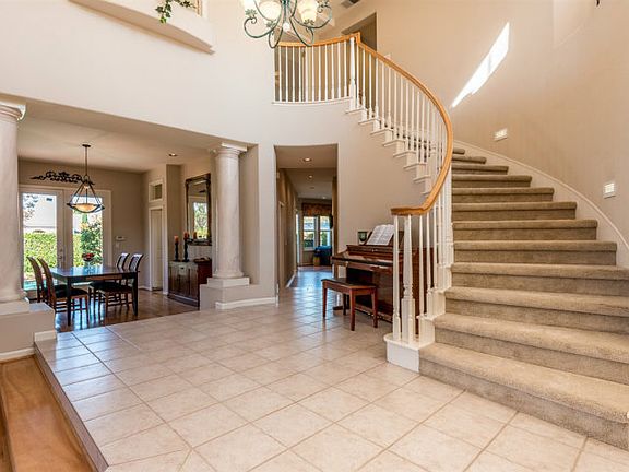 3rd image of 5695 Algonquin Way