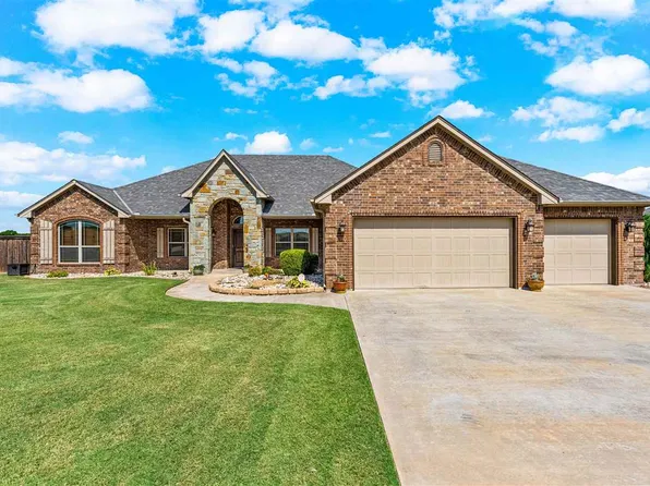 522 NW Spring Hollow Ln, Lawton, OK 73505