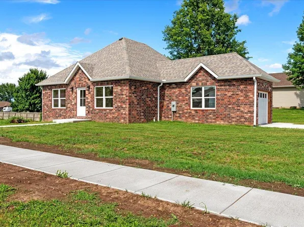 3001 E Colonial Court, Republic, MO 65738