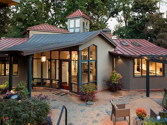 3rd image of 4902 Riverside Dr