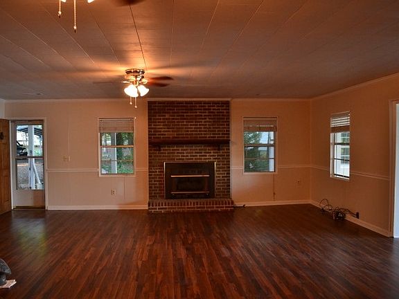 4th image of 558 Nance Rd