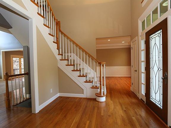 3rd image of 6600 Carriage Hill Ln