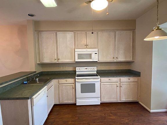3rd image of 2461 Medford Ct #22D