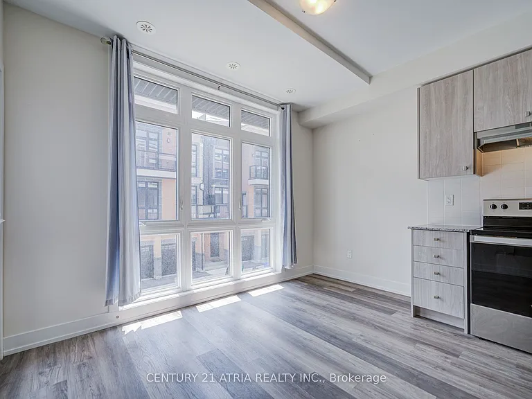 1 Bond Cres #1 — Photo 14