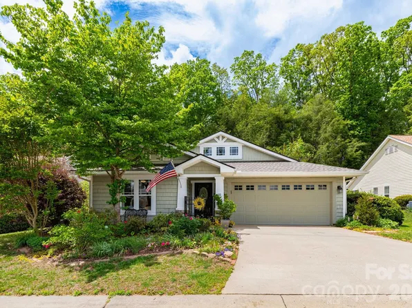 59 Sunview Cir, Arden, NC 28704