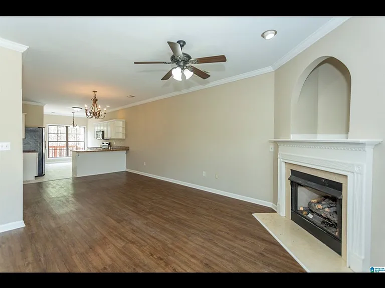 4137 Seabrook Ln — Photo 4