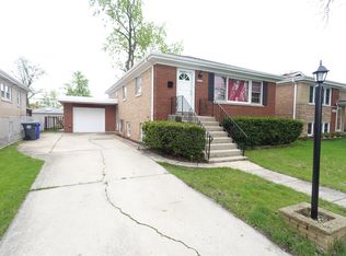 8611 44th St, Lyons, IL 60534