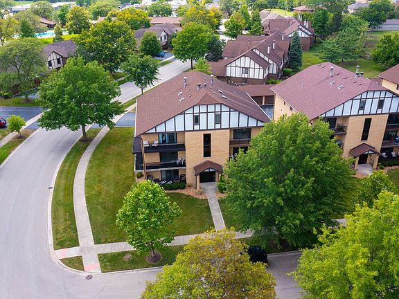 4th image of 17968 Royal Oak Ct APT 3S