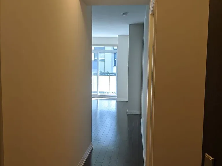 460 Adelaide St E #633 — Photo 6