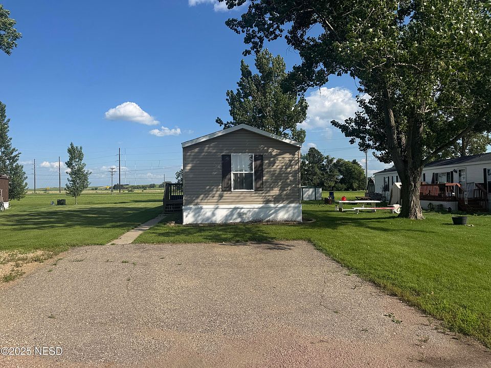 2nd image of 30 19th Ave SW