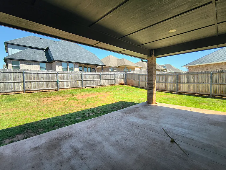 6259 NW 178th Cir — Photo 36