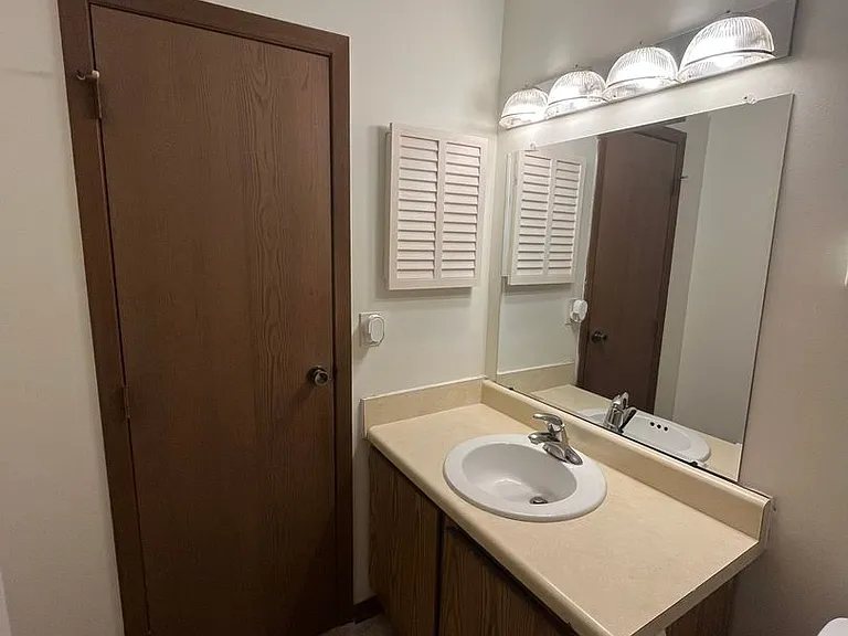 8795 Creve Coeur Ln — Photo 12