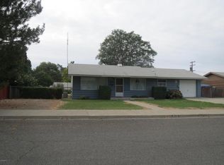213 W Madison Ave, Sunnyside, WA