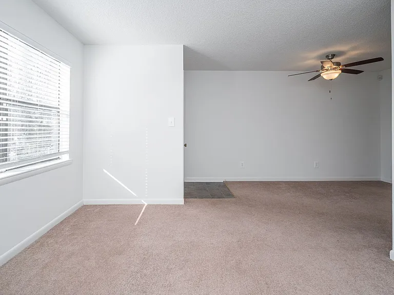 Dana Apartments — Photo 26