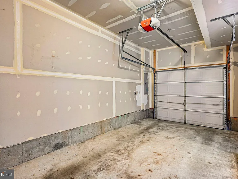 23004 Meadow Mist Rd — Photo 48
