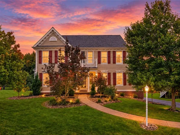 306 Crimson Dr, Pittsburgh, PA 15237