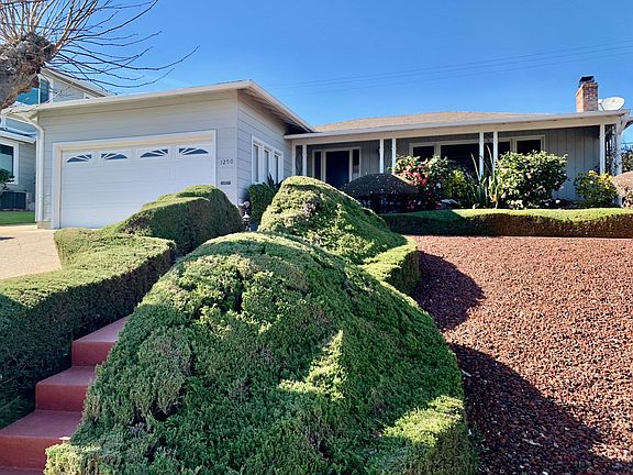 3rd image of 1290 Hillcrest Blvd