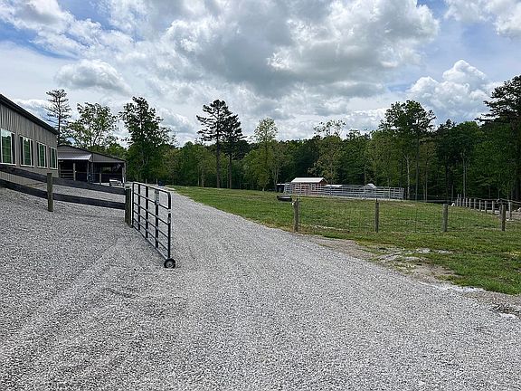 5th image of 668 Buck Ridge Rd