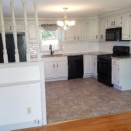 4th image of 52 Saint Marys Dr