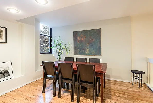 Sold by NY Casa Group | media 5