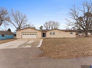 210 Box Elder St, Valley Springs, SD 57068