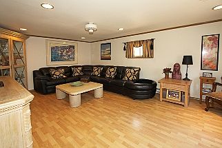 2nd image of 6 Manor Ave