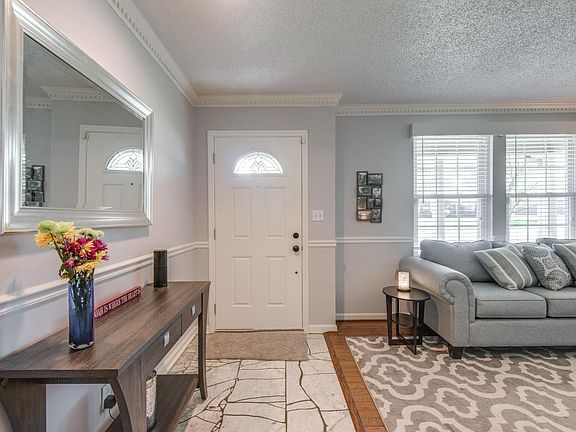2nd image of 276 Clearlake Dr W