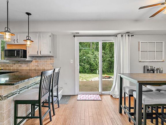 5th image of 102 Pine Cir