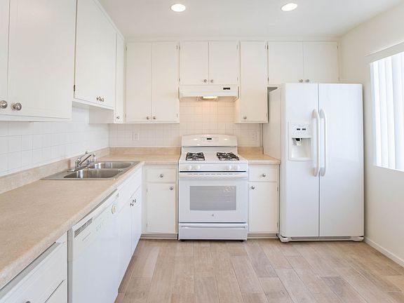 5th image of 507 California Ave APT 203