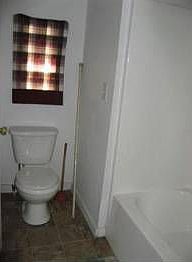 3rd image of 726 E Illinois Ave