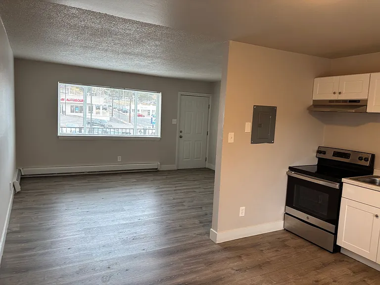 107 W Motor Way — Photo 3