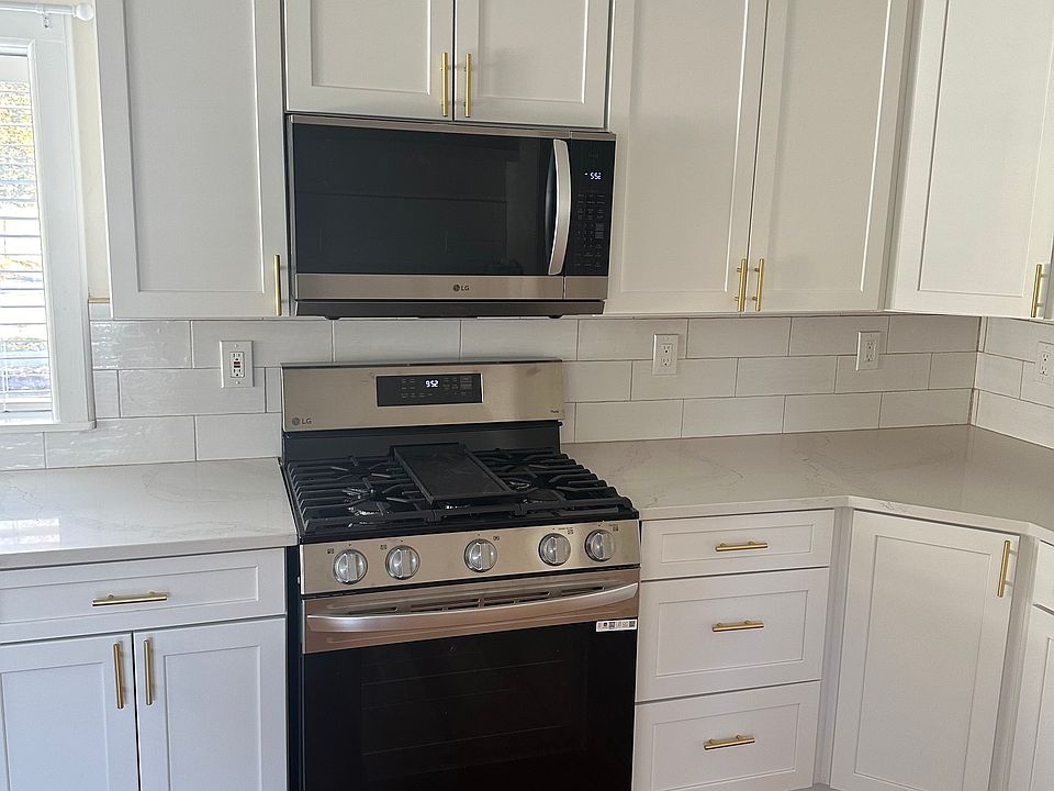 1st image of 206 E Genesee St
