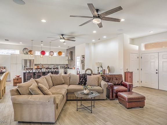3rd image of 2724 Hope Forest Dr